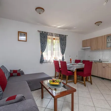 بيت للعطل House Sunce بولا