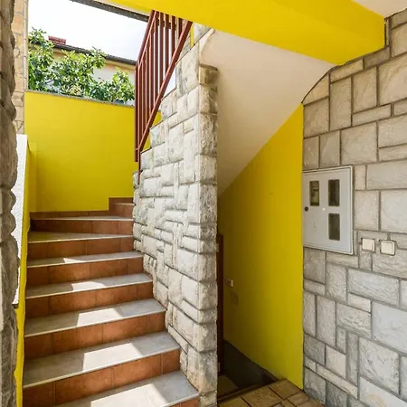 House Sunce Pula