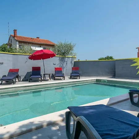 بيت للعطل House Sunce