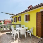 House Sunce 펜션 풀라
